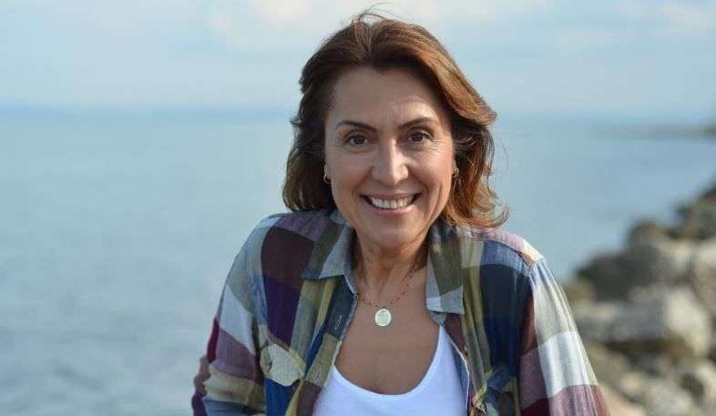 Tutunamayanlar dizisinin iki ünlü ismi İçimizden Biri dizisinde buluştu! 8