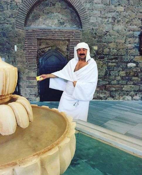Ünlü komedyen Ata Demirer hamama girdi terledi! 8 Ünlü komedyen Ata Demirer hamama girdi terledi! 8