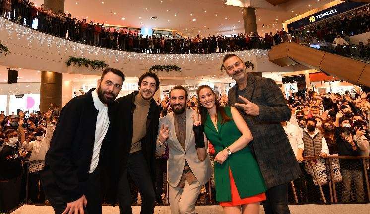 Aykut Enişte 2 filmi Bursa'da büyük ilgi ile karşılandı! 7