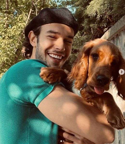 Aytaç Şaşmaz'ın kızıyla fotoğrafına sevgilisi Cemre Baysel yorum yapmadan duramadı!.. 8