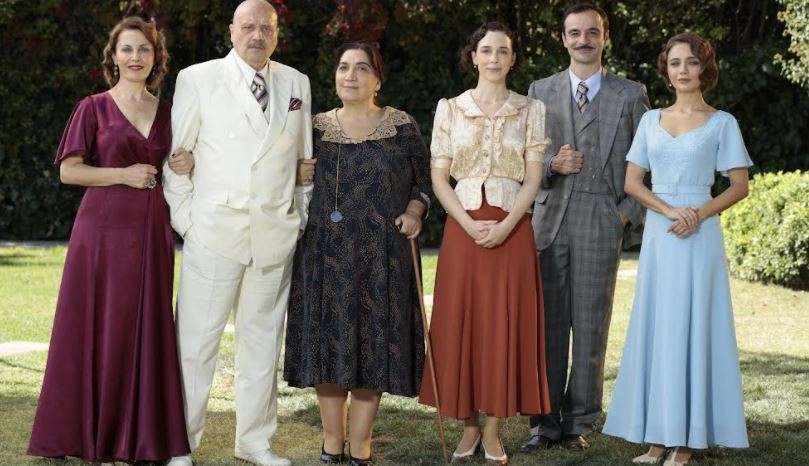 Aziz dizisinde ihtişamlı bir aile bulacaksınız! 7