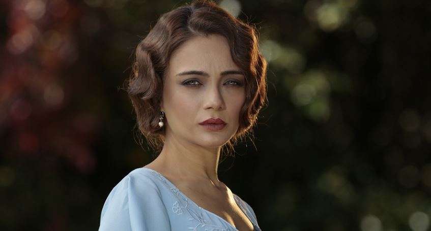 Murat Yıldırım ile Damla Sönmez'i buluşturan Aziz dizisi bomba gibi geliyor! 15