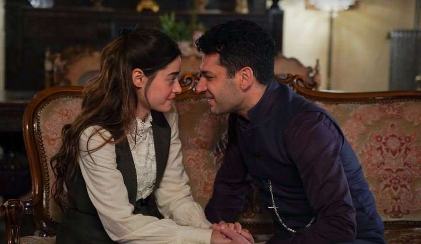 Damla Sönmez’in ayrıldığı Aziz’in reytinglerinde düşüş var! Dizi final mi yoksa sezon finali mi yapacak? 7 Damla Sönmez’in ayrıldığı Aziz’in reytinglerinde düşüş var! Dizi final mi yoksa sezon finali mi yapacak? 7