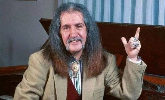 Unutulmaz sanatçı Barış Manço'nun hayatı film oluyor! Peki Manço'yu kim canlandıracak? 7