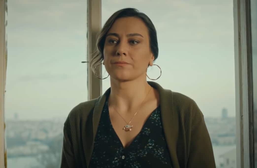 Doğduğun Ev Kaderindir'de Benal sinir olsa da İnci Nur Sevimli, Demet Özdemir'e bayılıyor! 8