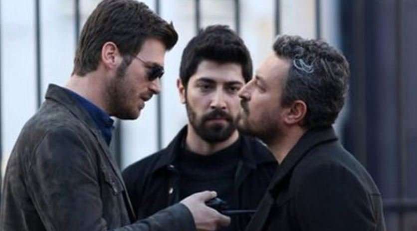 Menajerimi Ara dizisinin Aydın Havas'ı Beran Kotan'a dizi piyangosu üst üste vurdu! 7 Menajerimi Ara dizisinin Aydın Havas'ı Beran Kotan'a dizi piyangosu üst üste vurdu! 7