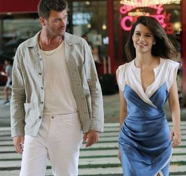 Beren Saat ve Kıvanç Tatlıtuğ'un, New York sokaklarında film setindeki yeni görüntüleri heyecan yaşattı! 8 Beren Saat ve Kıvanç Tatlıtuğ'un, New York sokaklarında film setindeki yeni görüntüleri heyecan yaşattı! 8