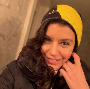 Beren Saat'i Kenan Doğulu'ya benzettiler! Nur Fettahoğlu'nun kızıyla kar keyfi! Şevval Sam'a sette sımsıcak sürpriz! 10