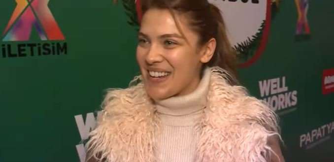 Reytingler çok iyi iken Fox TV, yerini dolduramayacağı Yasak Elma'ya nasıl veda edecek? 8 Reytingler çok iyi iken Fox TV, yerini dolduramayacağı Yasak Elma'ya nasıl veda edecek? 8