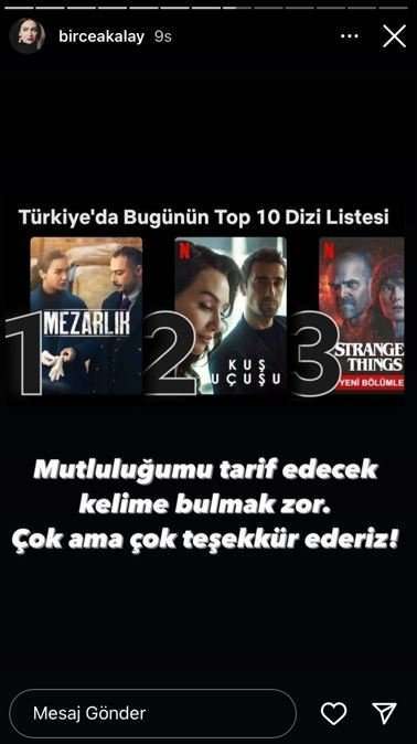 Birce Akalay, havuzdaki en doğal haliyle yine övgüleri topladı 31