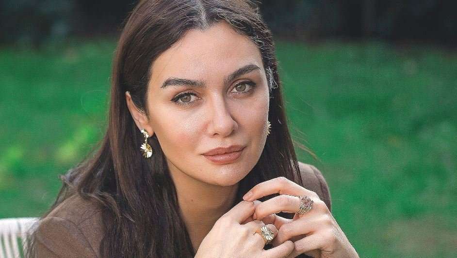 Birce Akalay ve İbrahim Çelikkol’u başrolde buluşturacak dizinin yayın tarihi belli oldu! 86
