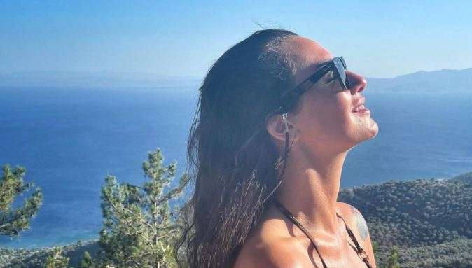 Son Yaz dizisinin yeni transferi Birce Akalay'dan üzüntü dolu mesaj var! 10