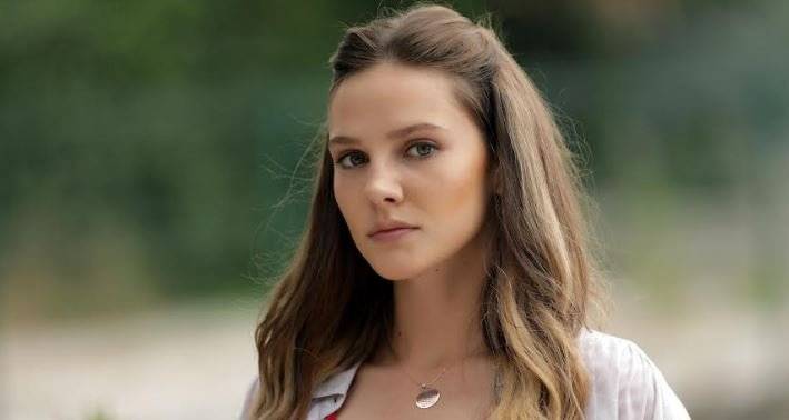 Alina Boz başrolde, oyuncu kadrosu çok iyi ve Bir Peri Masalı dizisi herkesin yüzüne ayna tutacak! 8 Alina Boz başrolde, oyuncu kadrosu çok iyi ve Bir Peri Masalı dizisi herkesin yüzüne ayna tutacak! 8