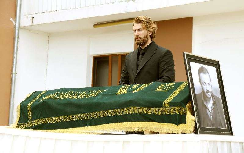 Bir Zamanlar Çukurova'da başrol oyuncusunun ayrılığı kesinleşti! 8