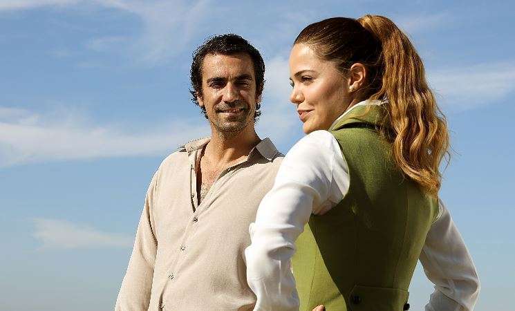 İbrahim Çelikkol ile Hilal Altınbilek'in pozları nefes kesti! Bir Zamanlar Çukurova'da aşk beklentisi artıyor! 7