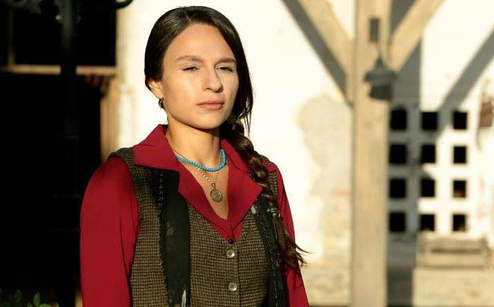İçine kelebek kaçmış! Bir Zamanlar Çukurova'nın oyuncusu Selin Yeninci hem şaşırttı hem beğeni topladı 11