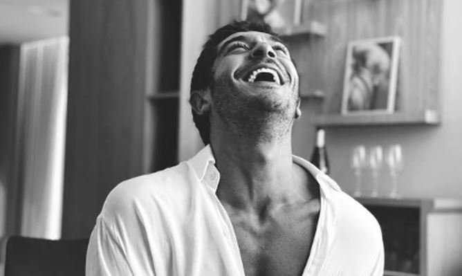 Artist olacağı küçükken belliymiş! Burak Deniz'in çocukluk fotosuna bakar mısınız? 8
