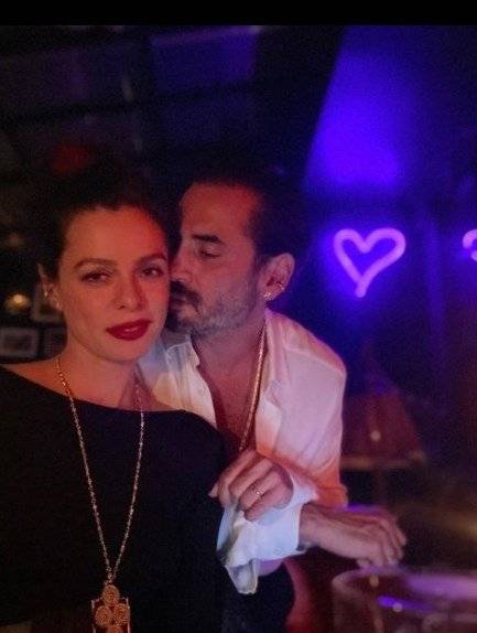 Burak Yamantürk'ten Özge Özpirinçci romantizmi!.. 7 Burak Yamantürk'ten Özge Özpirinçci romantizmi!.. 7