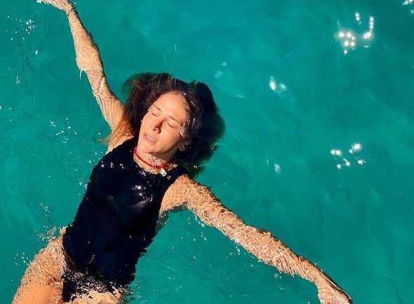 Burçin Terzioğlu, yeni dizisi ‘Yalancı’daki karakterini sosyal medyada görücüye çıkardı. 7 Burçin Terzioğlu, yeni dizisi ‘Yalancı’daki karakterini sosyal medyada görücüye çıkardı. 7