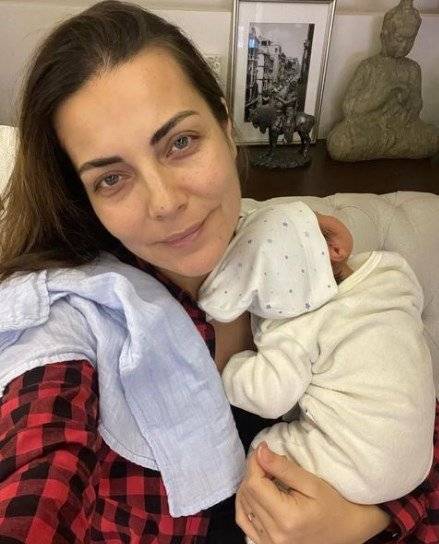 Çiçeği burnunda anne Burcu Kara şu sıralar ne yaptığını sosyal medya paylaşımıyla anlattı!.. 7 Çiçeği burnunda anne Burcu Kara şu sıralar ne yaptığını sosyal medya paylaşımıyla anlattı!.. 7