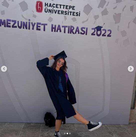 Burcu Özberk'in geç gelen mezuniyeti! Ünlü oyuncu konservatuardan mezun oldu! 7 Burcu Özberk'in geç gelen mezuniyeti! Ünlü oyuncu konservatuardan mezun oldu! 7