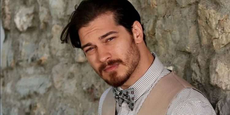 Alina Boz ve Çağatay Ulusoy dev bir projeyle bir araya mı geliyor? 8