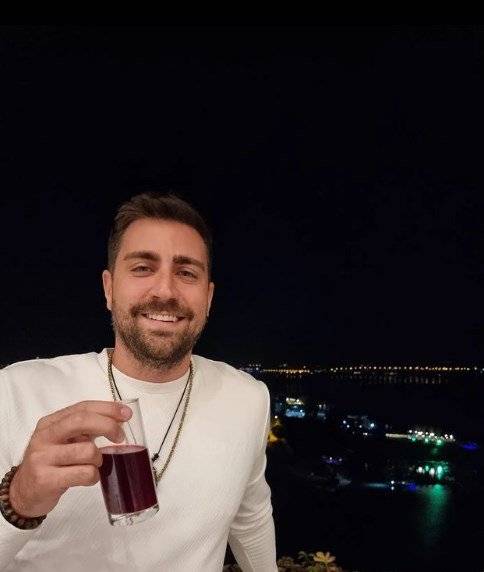 Çağlar Ertuğrul doğum gününde Adana'da olunca kutlama tarzı da değişik oldu!.. 7