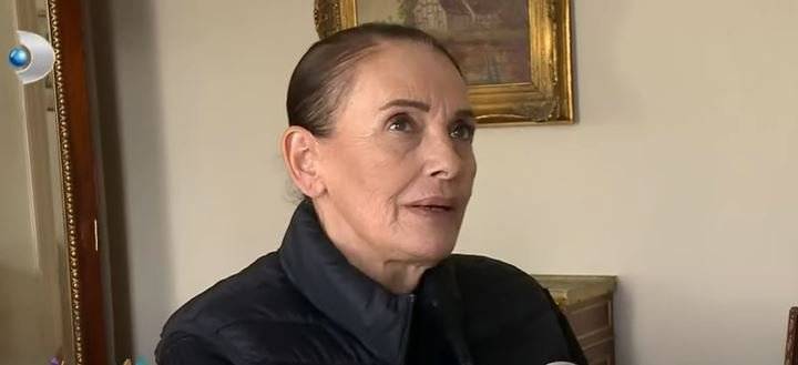 Nur Sürer'den Feride itirafları! İçi başka söylüyor ama eli mahkum! 7 Nur Sürer'den Feride itirafları! İçi başka söylüyor ama eli mahkum! 7