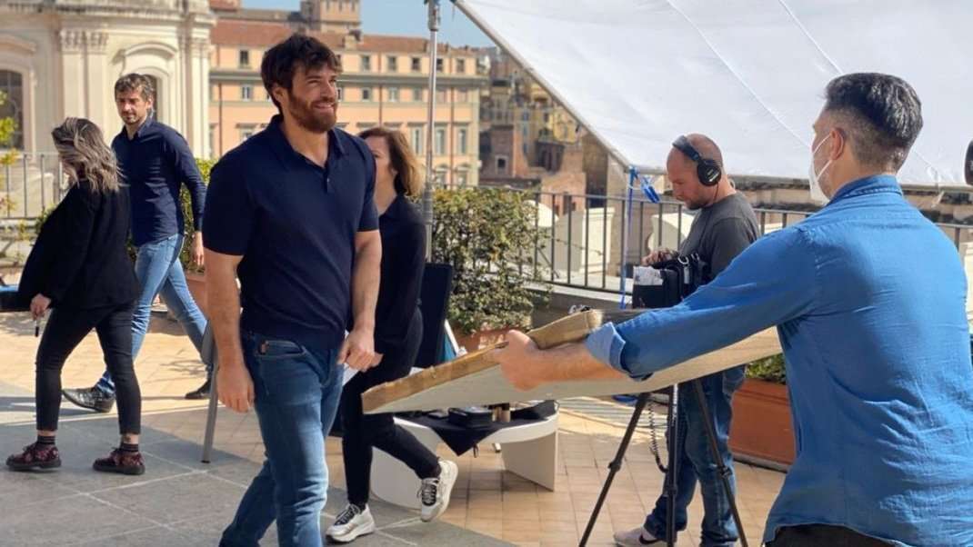 Can Yaman’ın dünya devi Disney Plus ile anlaşmasının detayları belli oldu! 7