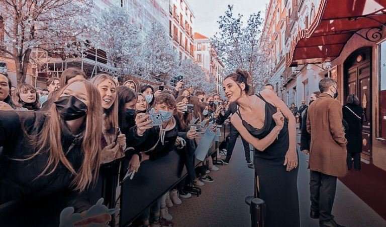 Özge Gürel, Demet Özdemir ve Hande Erçel'in başarısını yıllar sonra Cansu Dere de iliklerinde hissediyor! 10