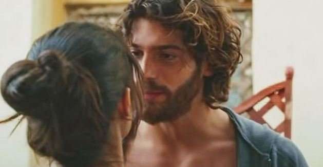 Can Yaman'ın İtalyan hayranları biraz daha bekleyecek! Oyuncunun yeni dizisinin yayın tarihi belli oldu! 4