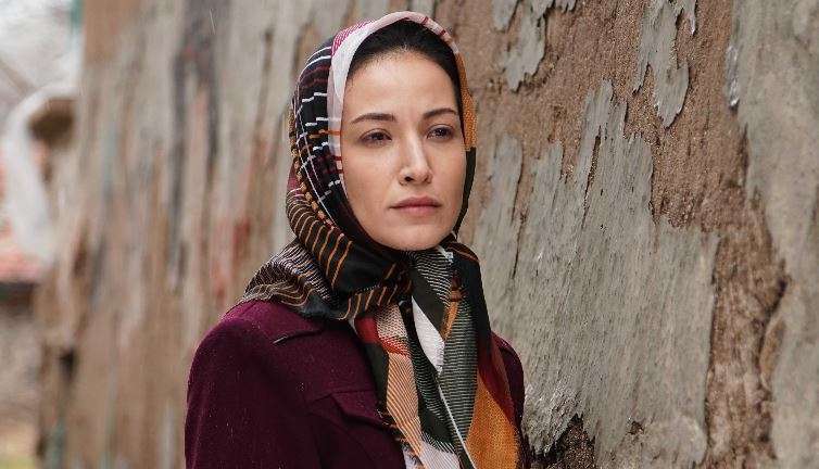 Gönül Dağı dizi ailesine Kefaret ve Kırmızı Oda dizilerinin ünlü ismi geldi 10