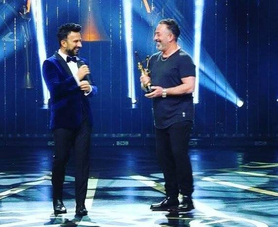 Cem Yılmaz toplu doğum günü kutlamalarıyla sosyal medyaya damga vurdu!.. 10 Cem Yılmaz toplu doğum günü kutlamalarıyla sosyal medyaya damga vurdu!.. 10