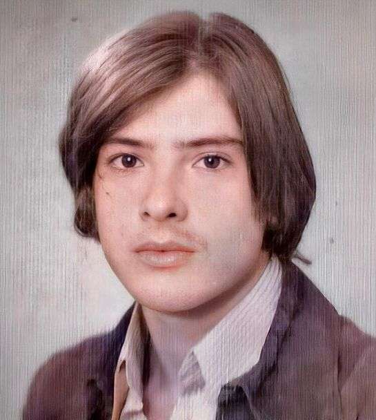 Üç Kuruş'un Oktay'ı Civan Canova 17 yaşındaki fotoğrafıyla hayranlarına nostalji yaşattı!.. 9 Üç Kuruş'un Oktay'ı Civan Canova 17 yaşındaki fotoğrafıyla hayranlarına nostalji yaşattı!.. 9