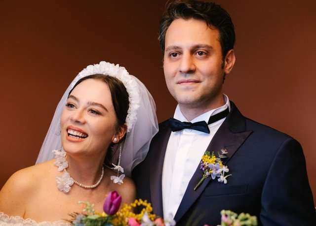 Ünlü oyuncu Demet Evgar sürpriz bir nikahla evlendi!.. 7