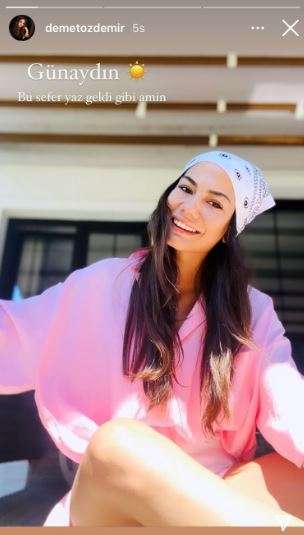 Demet Özdemir, üstü açık spor aracıyla havasını attı, sosyal medya görüntülerle uçtu! 10 Demet Özdemir, üstü açık spor aracıyla havasını attı, sosyal medya görüntülerle uçtu! 10