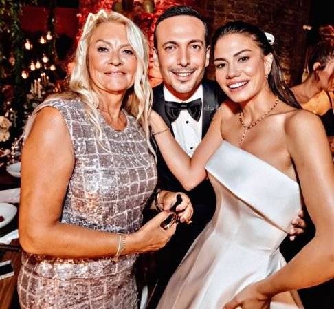 İşte Demet Özdemir'in babası... Düğündeki bu pozları, görenleri duygulandırdı... 9 İşte Demet Özdemir'in babası... Düğündeki bu pozları, görenleri duygulandırdı... 9