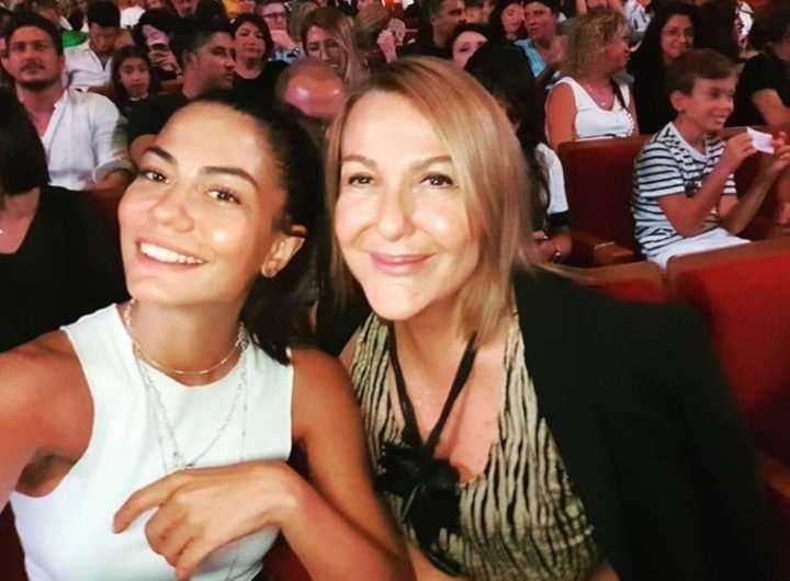 Demet Özdemir'in başarısının altında Sumru Yavrucuk'un çok katkısı var! 7 Demet Özdemir'in başarısının altında Sumru Yavrucuk'un çok katkısı var! 7
