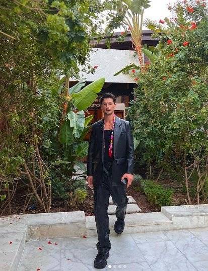 Yakışıklı oyuncu Deniz Can Aktaş bu defa tarzıyla konuşuldu!.. 8 Yakışıklı oyuncu Deniz Can Aktaş bu defa tarzıyla konuşuldu!.. 8