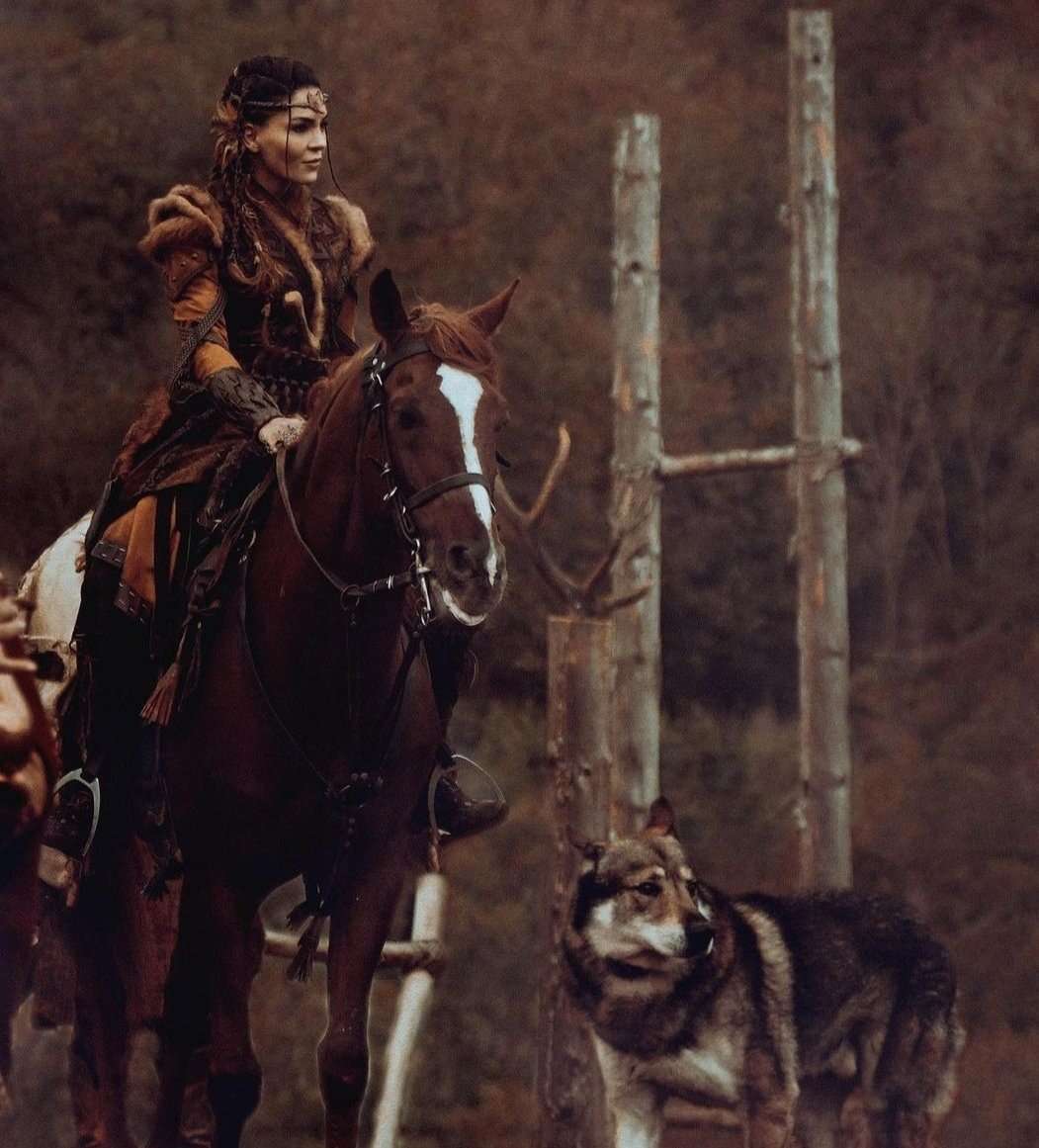 atv'de Ebru Şahin'in başrolündeki Destan dizisinin gücü nereden geliyor? 7 atv'de Ebru Şahin'in başrolündeki Destan dizisinin gücü nereden geliyor? 7