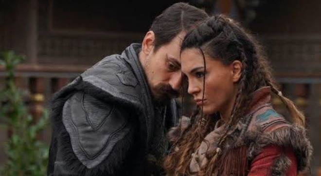 Ebru Şahin, güzelliği ile sosyal medyada uzun zaman sonra hayranlarını şaşırttı! 11