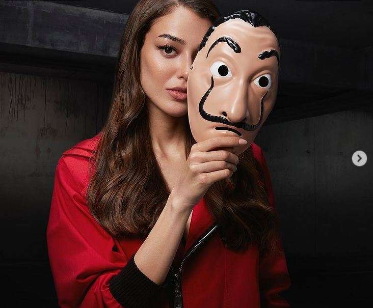 Dilan Çiçek Deniz tarihi bir dizisiyle sürpriz yaparsa hiç şaşırmayın! 7 Dilan Çiçek Deniz tarihi bir dizisiyle sürpriz yaparsa hiç şaşırmayın! 7