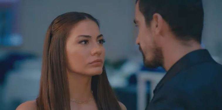 Kamera arkasında neler oluyor neler? Demet Özdemir ve İbrahim Çelikkol, seti beklerken sosyal medyayı sallıyorlar! 7