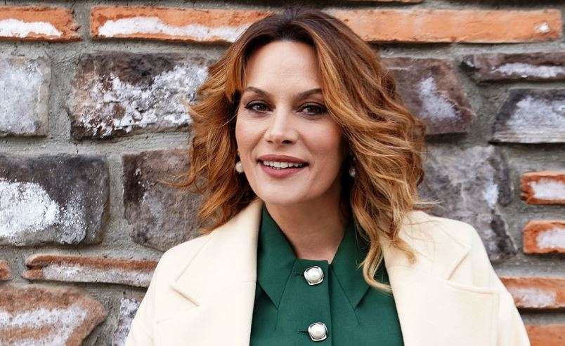 Doğduğun Ev Kaderindir'de Özlem Tunahan Poyraz kim? Ebru Cündübeyoğlu nasıl bir karaktere hayat verecek! 7 Doğduğun Ev Kaderindir'de Özlem Tunahan Poyraz kim? Ebru Cündübeyoğlu nasıl bir karaktere hayat verecek! 7