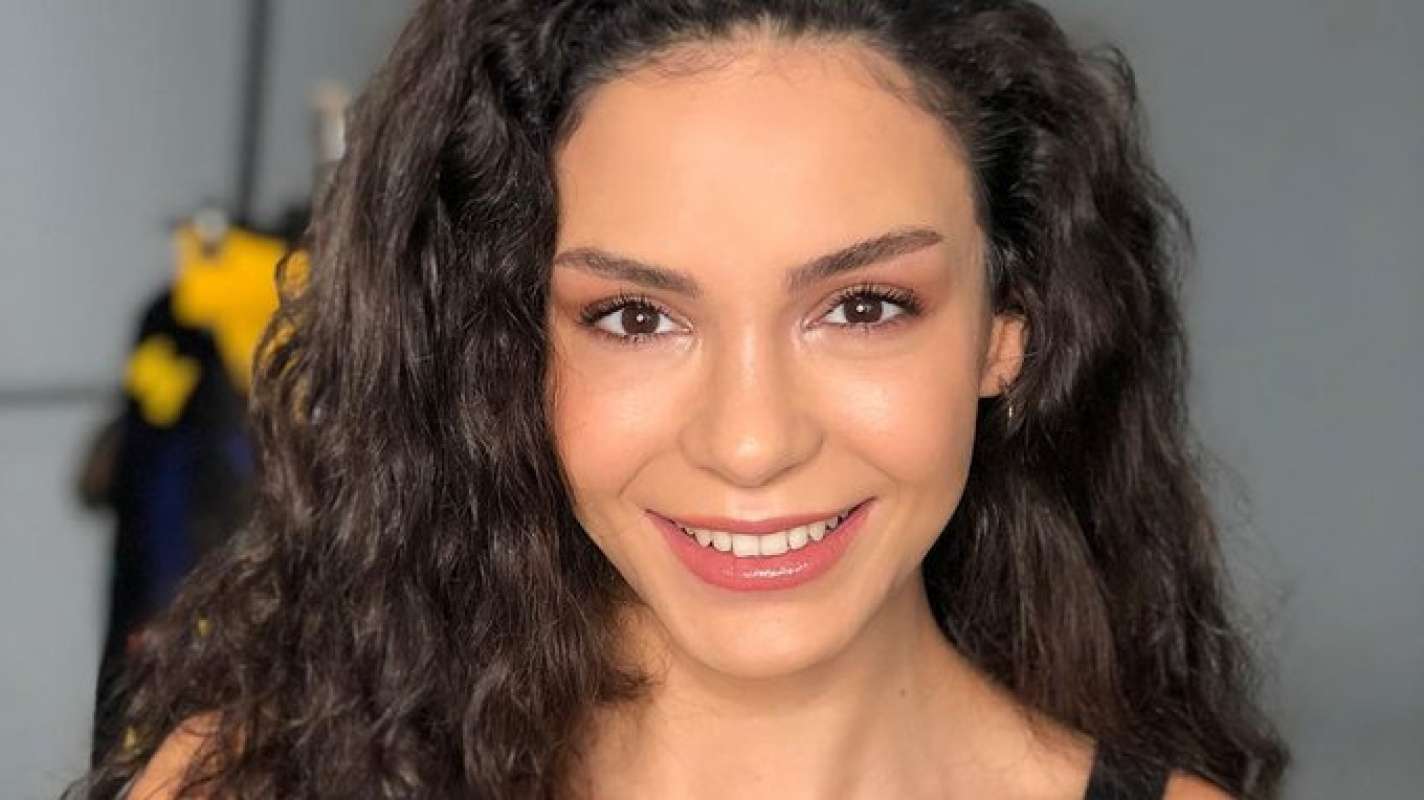 Yeni TRT1 dizisi Destan'da Ebru Şahin kiminle partner olsun? 7
