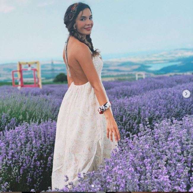 Destan dizisiyle anlaşan Ebru Şahin'den hayranlarını mest eden poz! 7