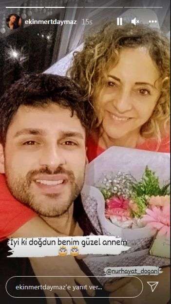 Yakışıklı oyuncu Ekin Mert Daymaz'ın annesine düşkünlüğü hayranlarını mest etti! 8 Yakışıklı oyuncu Ekin Mert Daymaz'ın annesine düşkünlüğü hayranlarını mest etti! 8