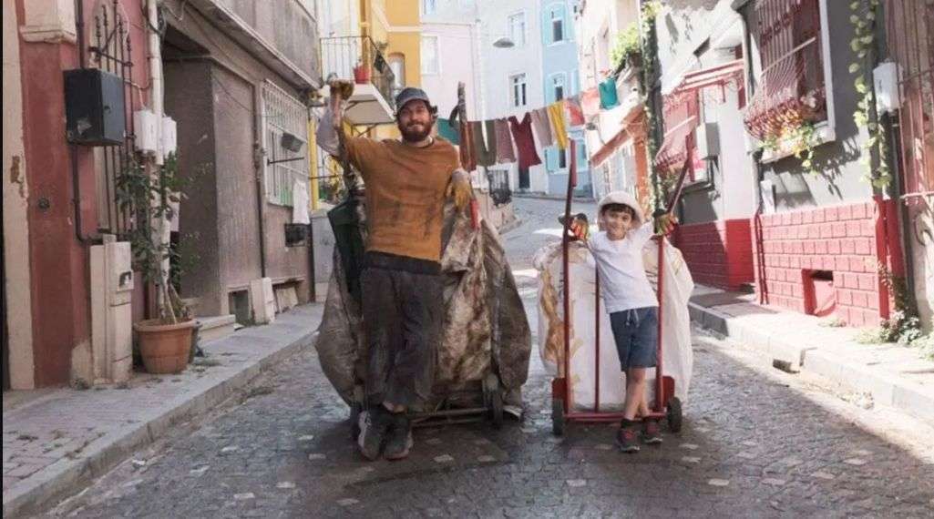 Kariyerini farklı bir yöne taşıyan Çağatay Ulusoy uluslararası bir başarıya imza attı! 8 Kariyerini farklı bir yöne taşıyan Çağatay Ulusoy uluslararası bir başarıya imza attı! 8