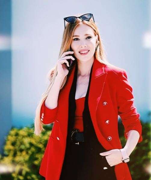 Elçin Sangu yeni dizisiyle hayranları mest oldu! 34