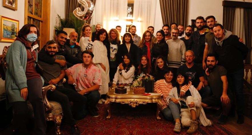 Elkızı dizi setinde Sevda Erginci'ye doğum günü sürprizi! 8